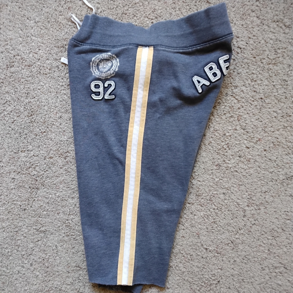 Abercrombie & Fitch Cropped Sweats (2) - Picture 9 of 14